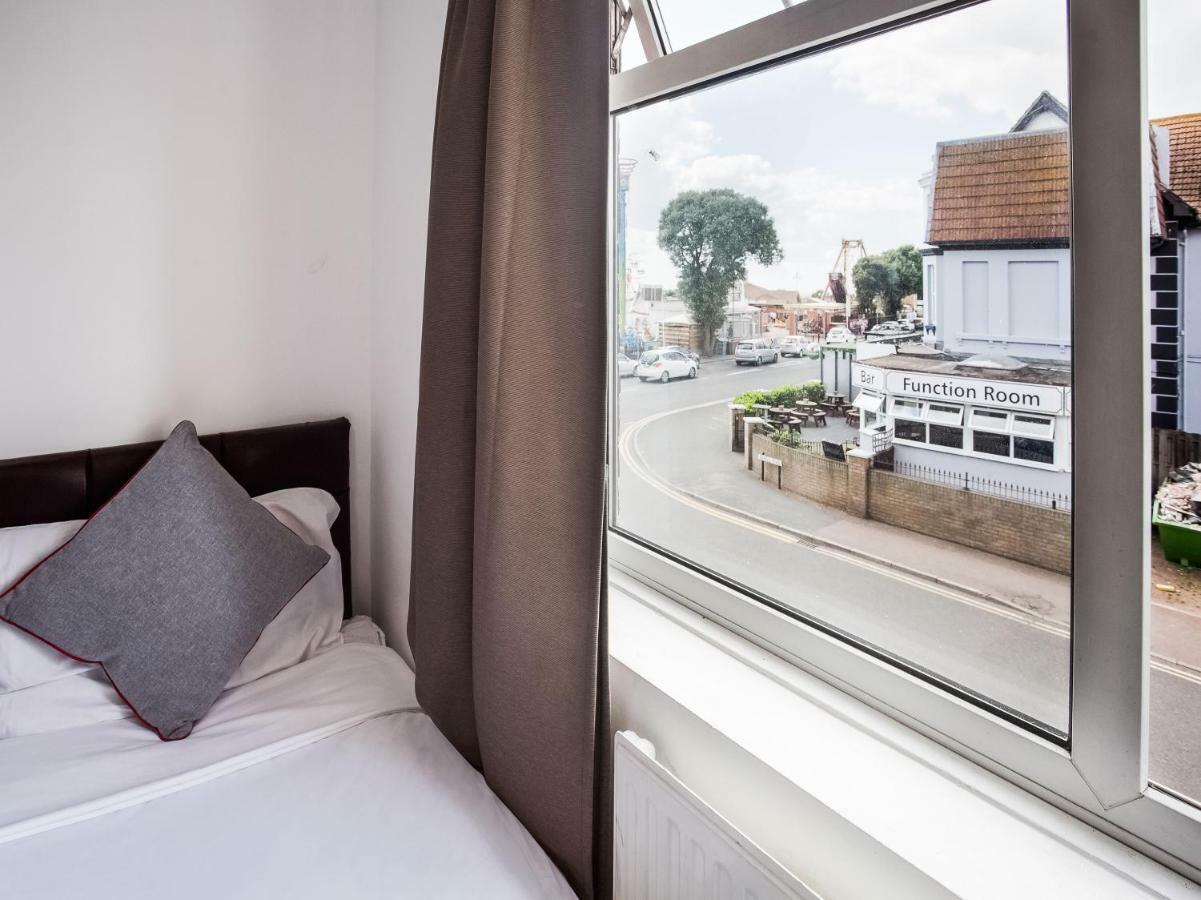 The Clacton Hotel Exterior photo